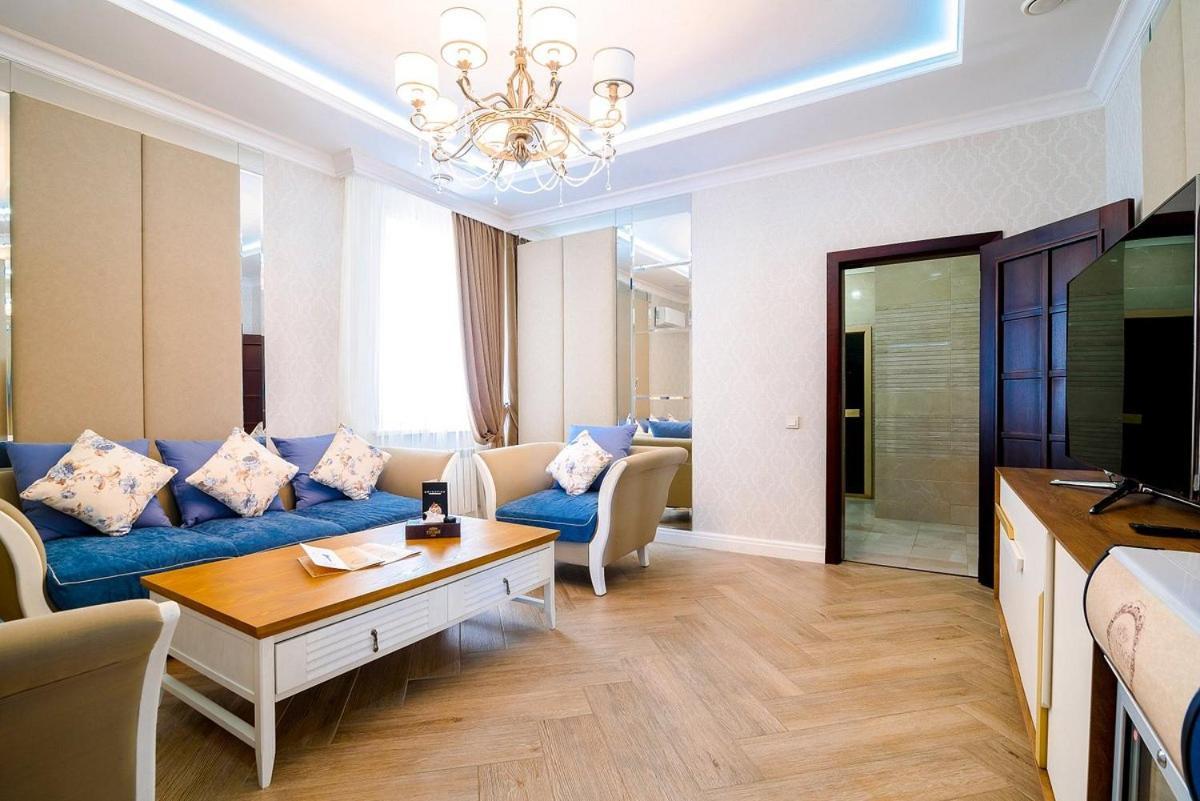 Vintage Boutique Hotel Астана Екстер'єр фото