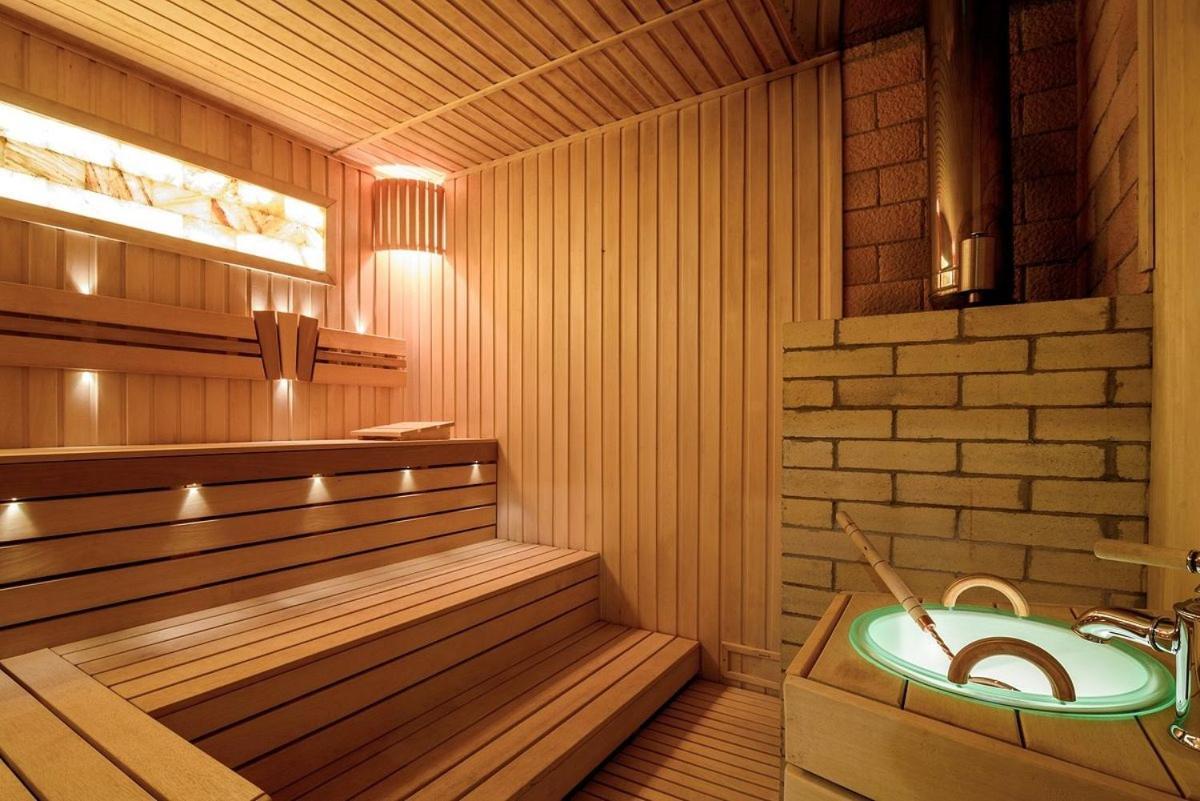 Vintage Boutique Hotel Астана Екстер'єр фото